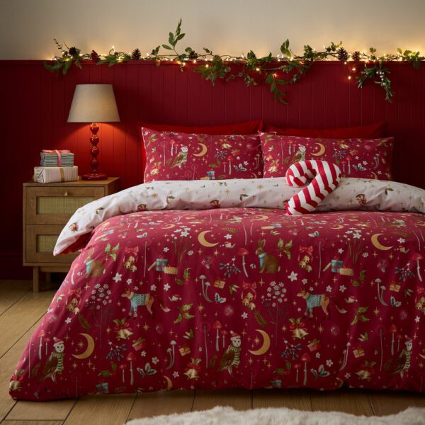 Piros ágyneműhuzat Christmas Enchanted Twilight – Catherine Lansfield