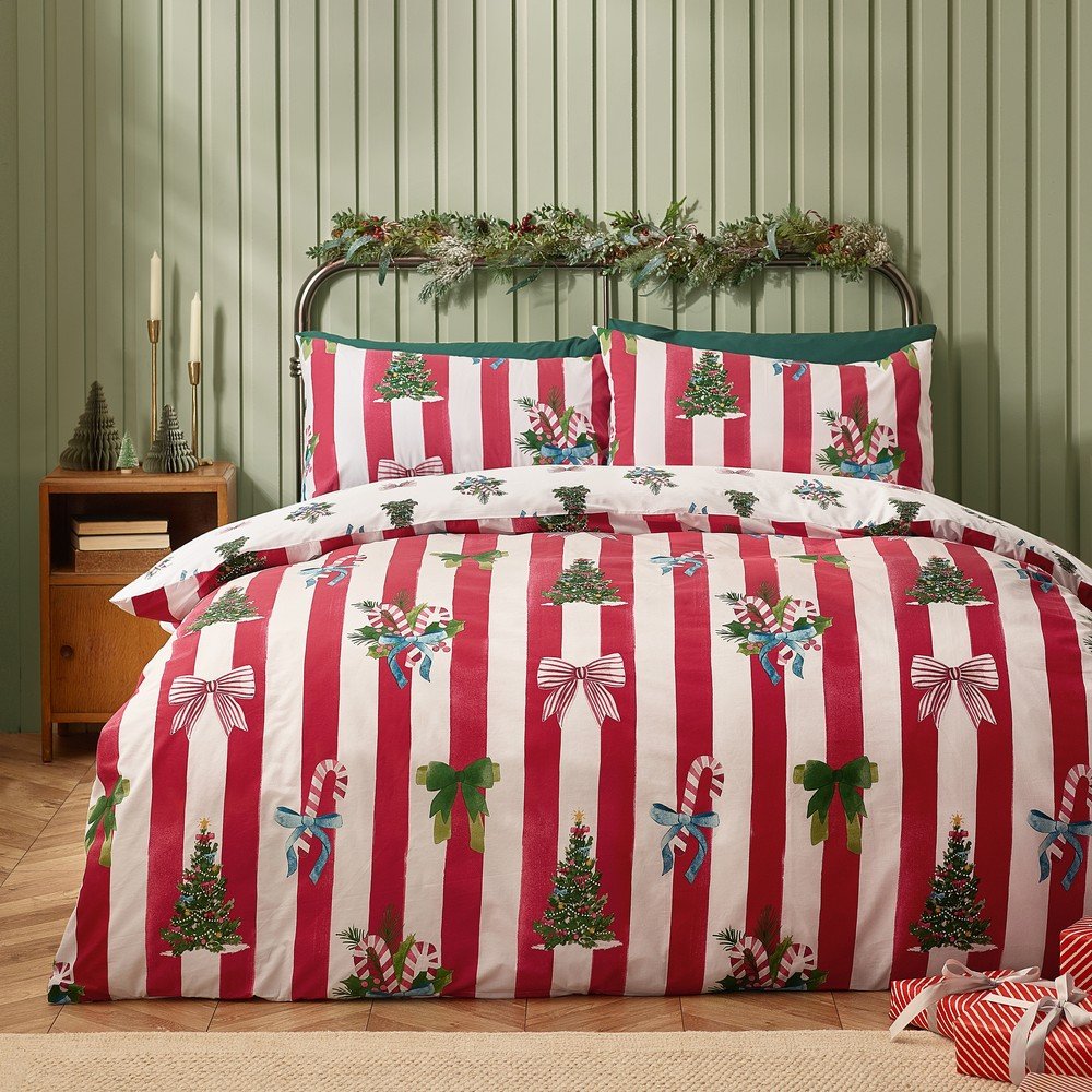 Piros-fehér ágyneműhuzat Christmas Stripe – Catherine Lansfield