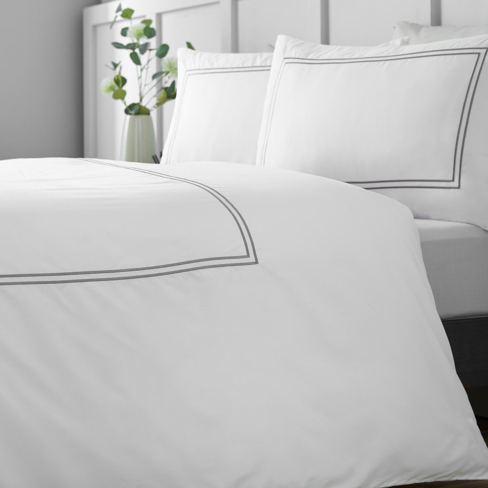 Háromrészes szatén ágyneműhuzat So Soft Mono Satin Stitch – Catherine Lansfield