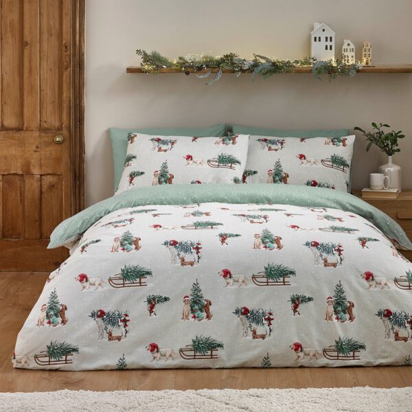 Zöld-natúr színű flanel ágyneműhuzat Brushed Christmas Dogs – Catherine Lansfield